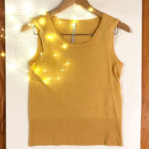 Leo & Nicole Retro Yellow Sleeveless Sweater